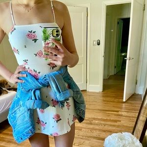 2 for $25 🌟H&M floral skater dress size 6